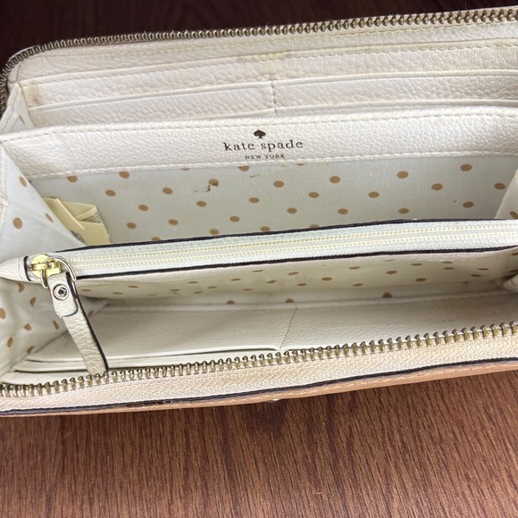 🔥🔥🔥Kate Spade Rose Gold Zip Wallet🔥🔥🔥 ***READ DESCRIPTION*** - Picture 4 of 16